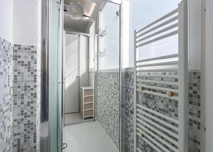 Appartamento Guesthost - Bright Near The Beach!